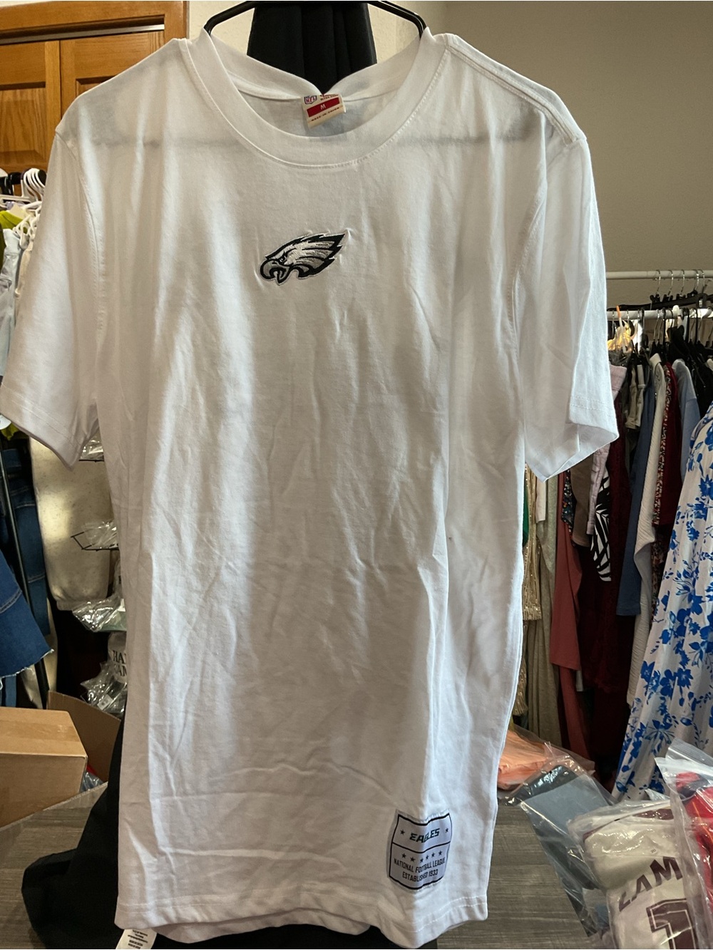 SA150 - NWT Ultra Game Philadelphia Eagles NFL Embroidered T-Shirt Men’s M